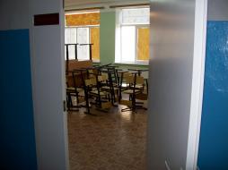 Кабинеты располагаются на 1 этаже здания школы. Доступ в кабинеты оборудован широкими дверными проемами. В кабинетах имеется интерактивное оборудование, доступ к ресурсам Интернета.